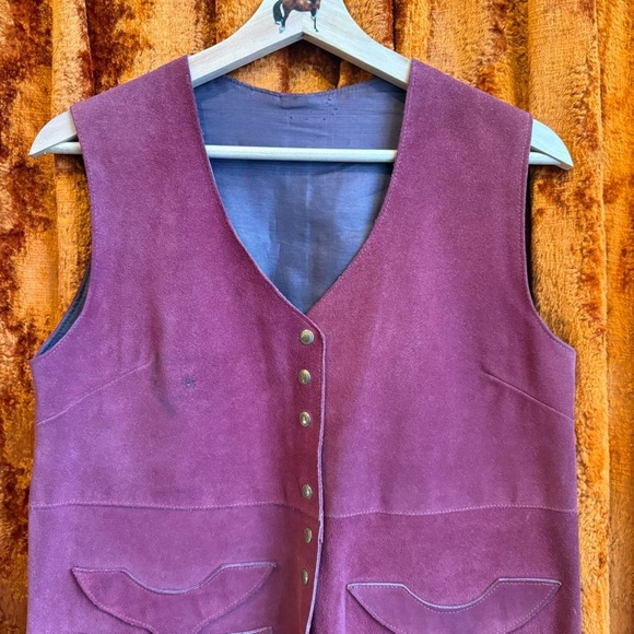 American Vintage Maroon Vest with Brass Details - Picture 5 of 6